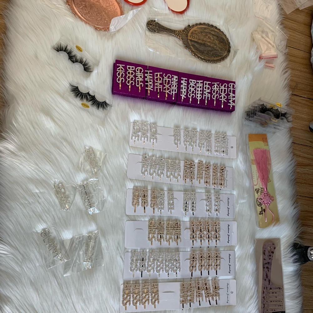 Hairpins. Lashes. HD lace product
